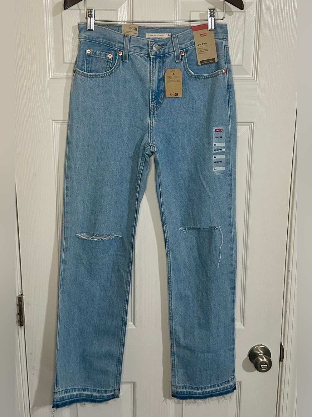 Levi's Low Pro Straight Jeans NWT Size 26 Light Wash Mid Rise